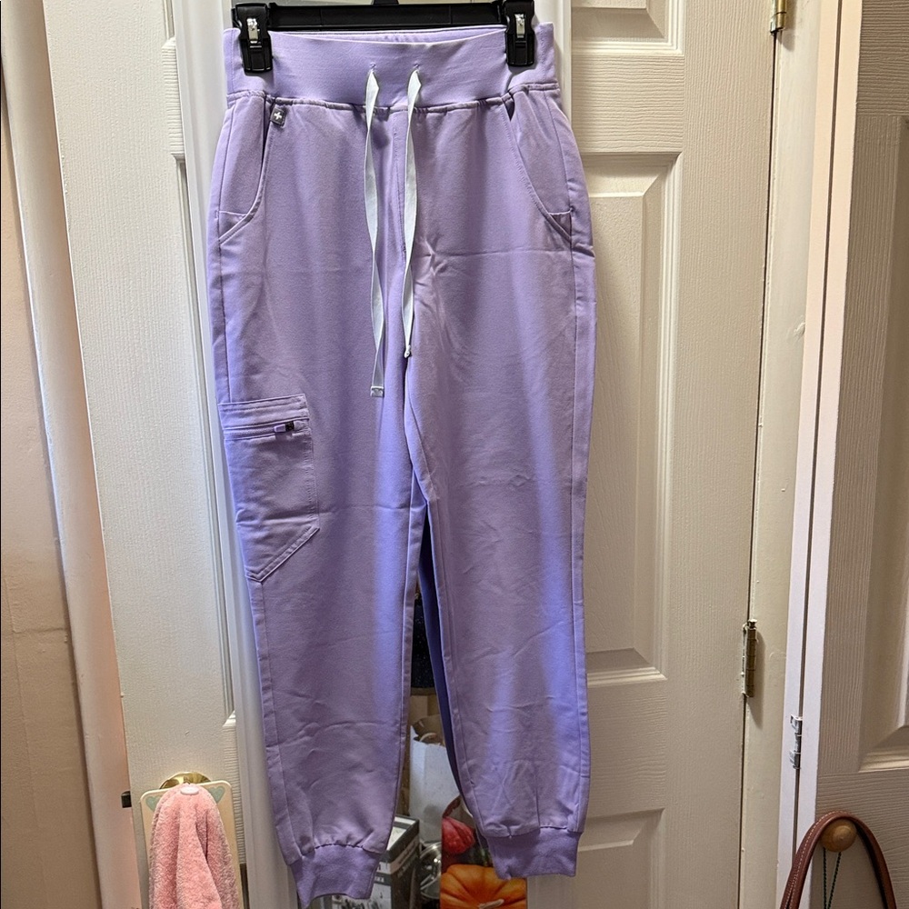 Figs Women's Lavender Jogger Pants